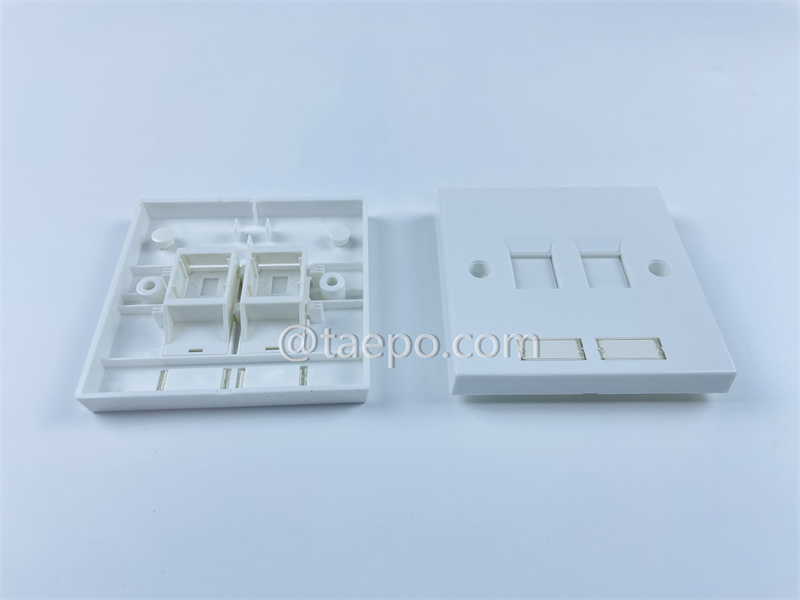 Розетка 2-портовая, 86x86 мм, стиль Великобритания