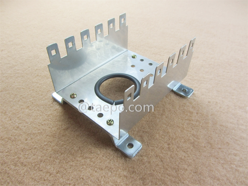 Задний монтажный каркас LSA на 10 пар, 6 линий, узкие головки кабелей для 80-ти отсеков