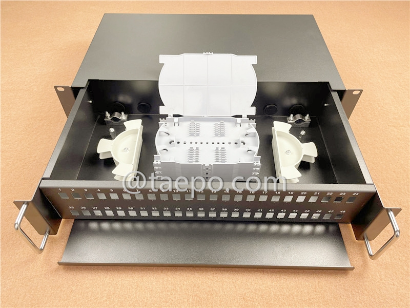 ODF, монтируемый в стойку, 19