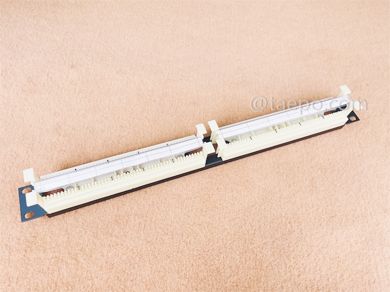 Панель для монтажа в стойку 110Connect для перекрестного подключения 100 пар, с этикеткой, без соединительных блоков